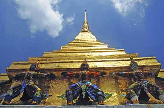 golden stupa-AsiaPhotoStock